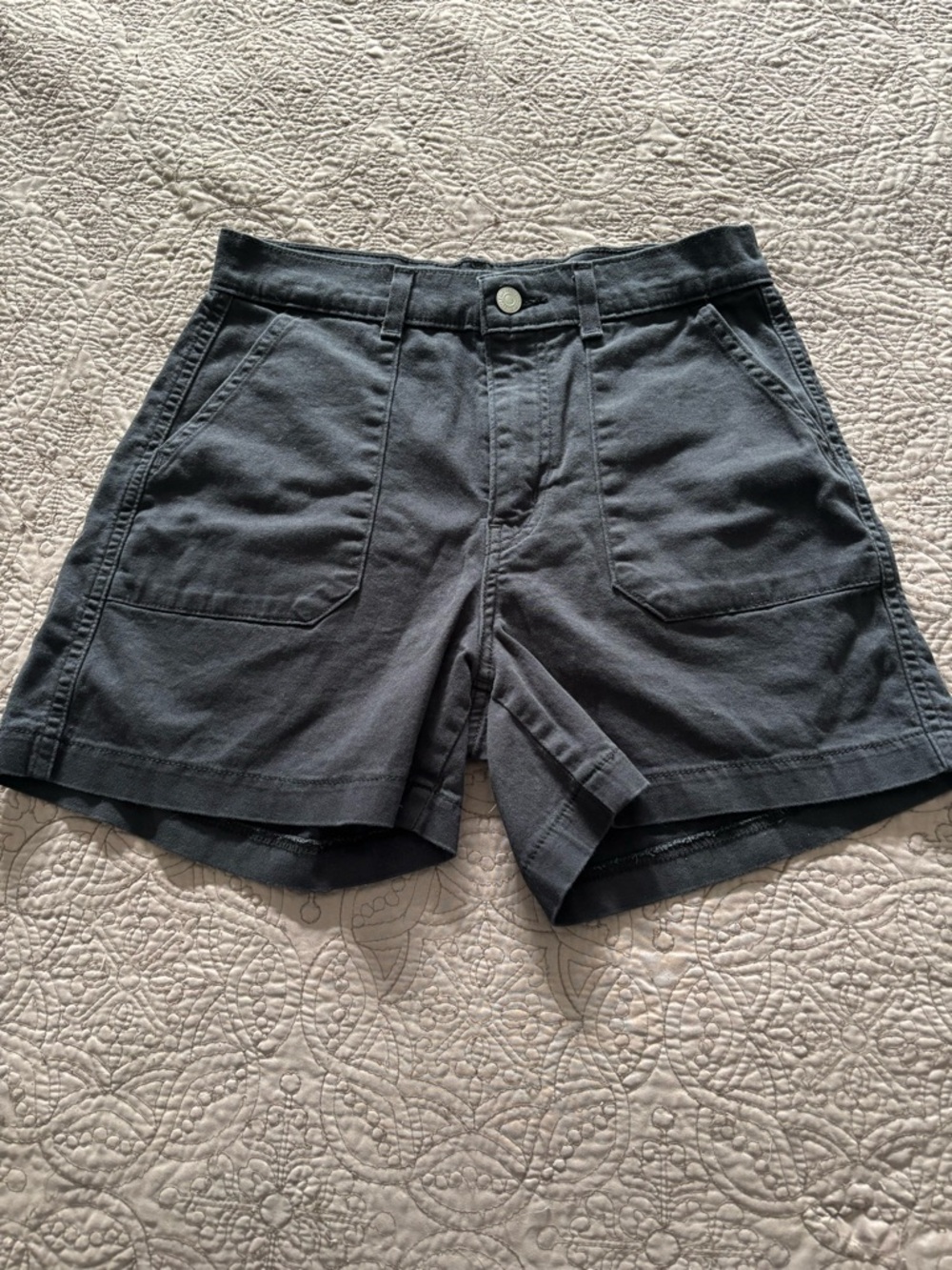 Levi’s Cotton Utility Shorts - EUC!